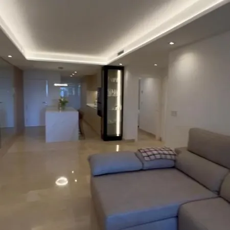 Apartamento El Oasis De With Sea View Marbella