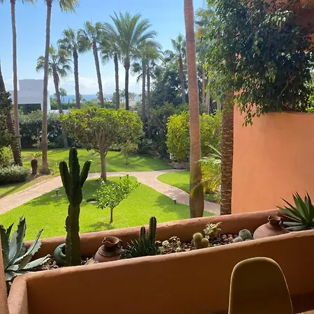 El Oasis De With Sea View Marbella